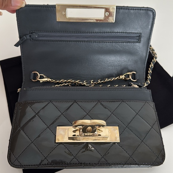 CHANEL *RARE* Grey Quilted Patent Leather Wallet on Chain Bag with Dust Cover - Picture 5 of 16